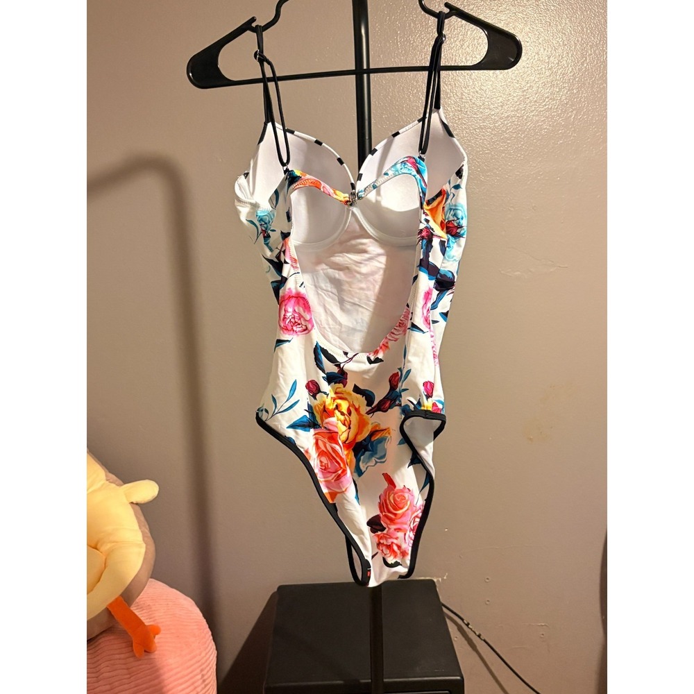 Cupshe White Floral One Piece Swimsuit, Adj Straps, Built in Bra Sz L - Picture 4 of 4